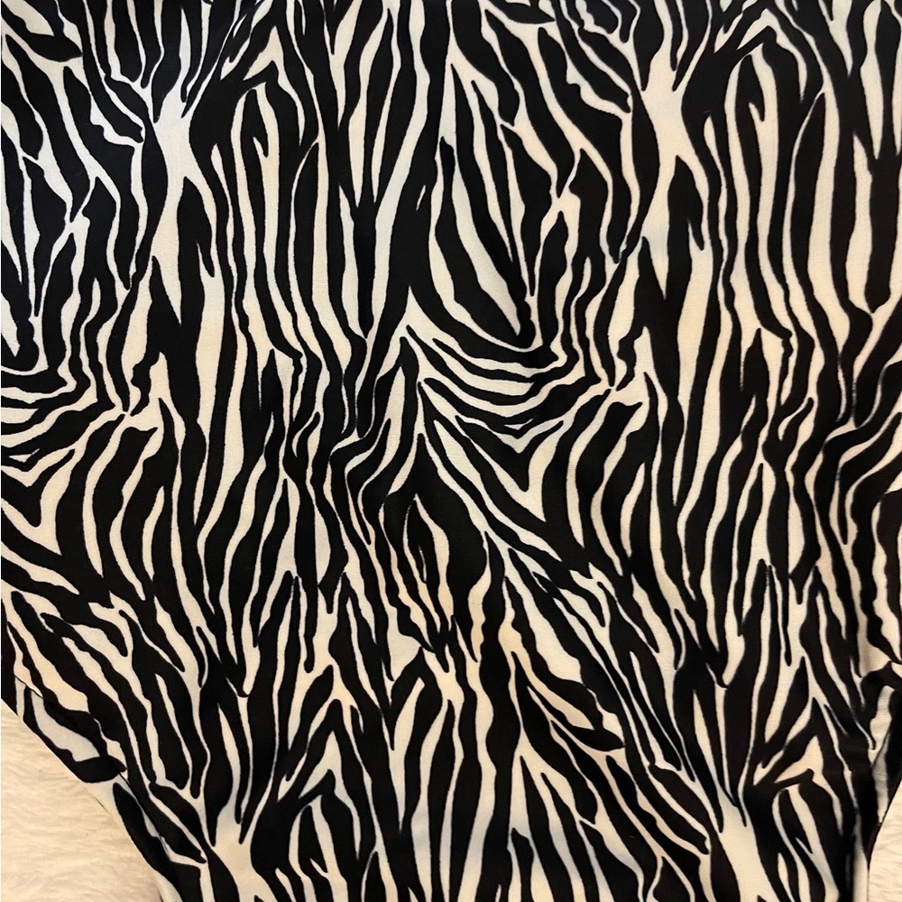 Bisou Bisou Black and White Swimsuit - Picture 2 of 7